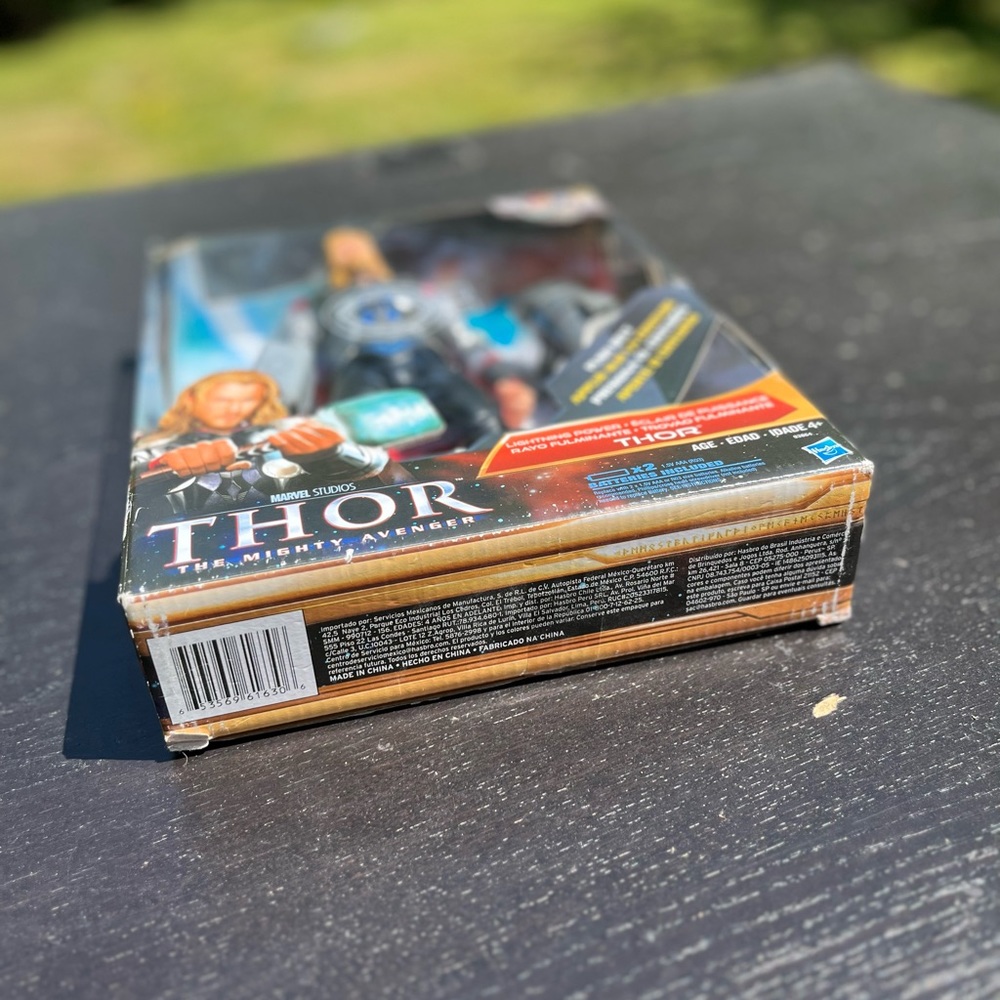 Thor Action Figure - Picture 3 of 3